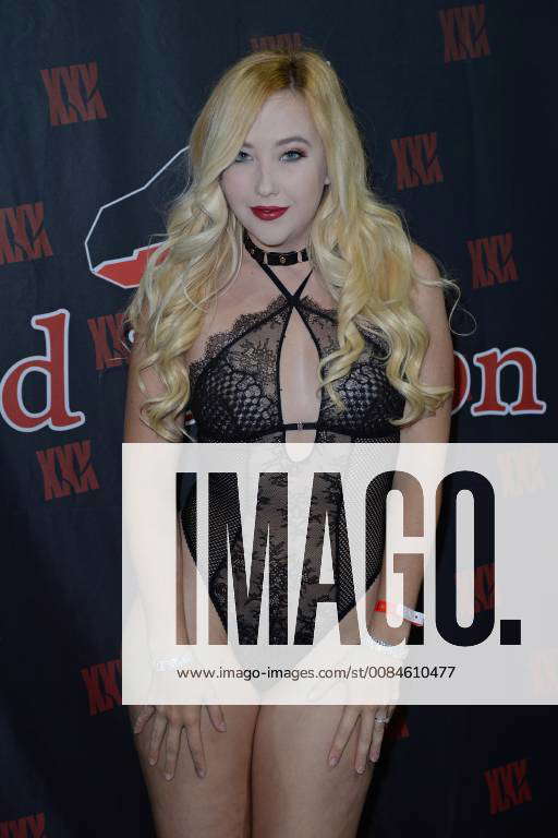 Miami Fl July 21 Samantha Rone Attends The Exxxotica Expo At The Miami Airport Convention Center 9370