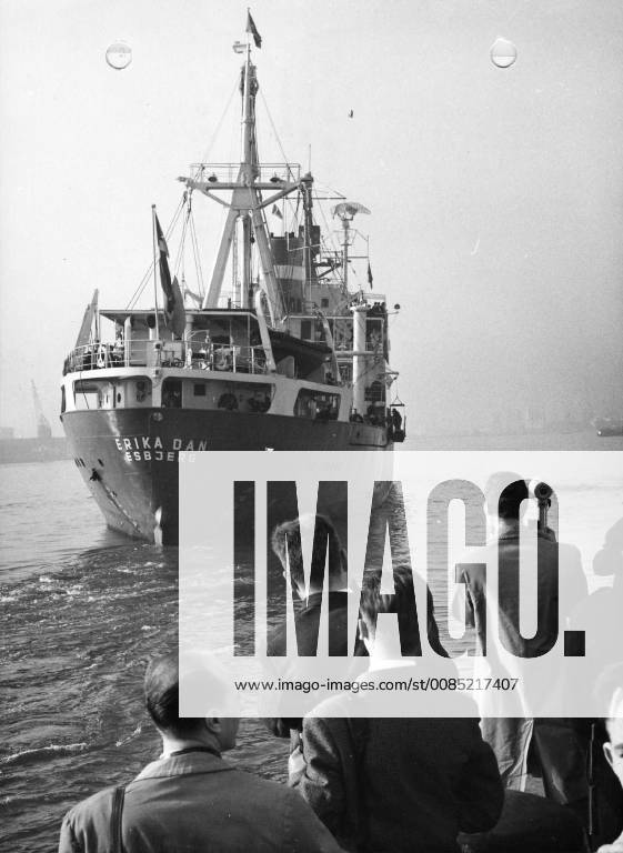 The 3rd Arctic expedition leaves Antwerp. (BELGA ARCHIVES