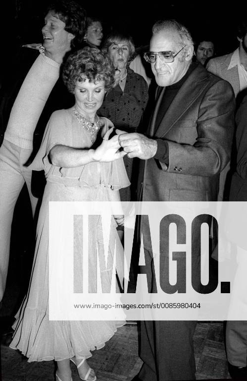 Celebrities New York. NY. USA. Abe Vigoda and wife Beatrice Schy