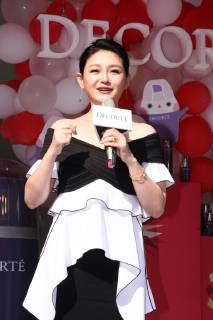 Barbie Hsu promotes for Decorte moistrue liposome in Taipei, Taiwan ...