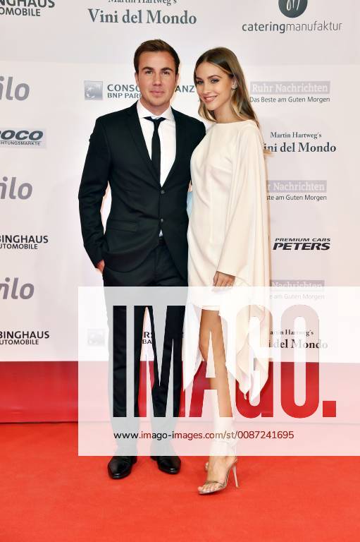 Ann Kathrin Brommel Y Mario