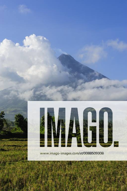 Volcano Mayon Legazpi southern Luzon Philippines Asia