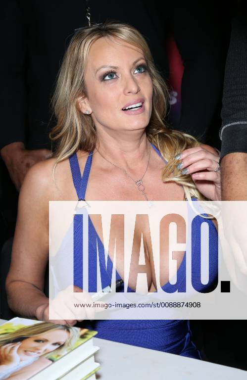 26 January 2019 Las Vegas Nv Stormy Daniels Stormy Daniels Book Signing At 2019 Avn Adult 9651