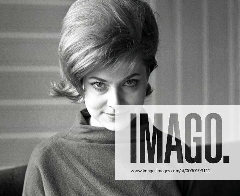 01 11 1963 Berlin GDR Annemarie Brodhagen Ansagerin im Deutschen