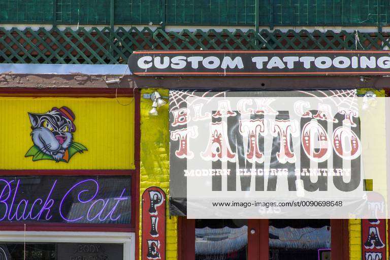 USA, Austin, Texas, 6th Street entertainment district, Tattoo Parlor, Black Cat Tattoo Y Copyright: