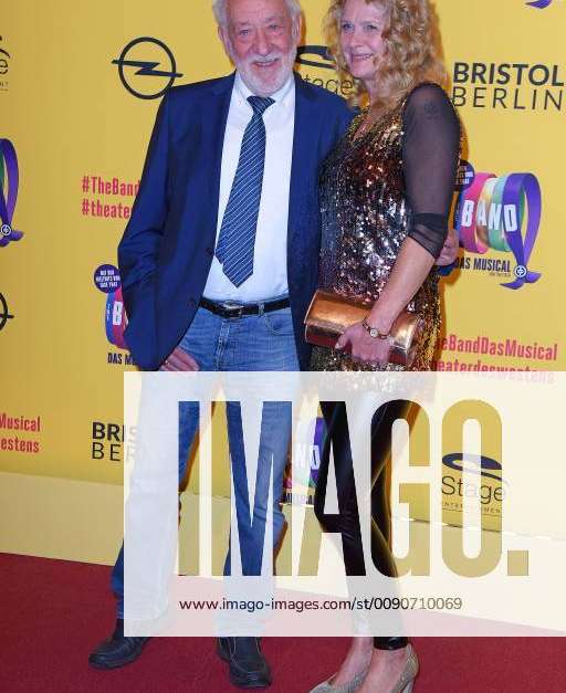 Dieter Hallervorden with girlfriend Christiane Zander at the premiere ...
