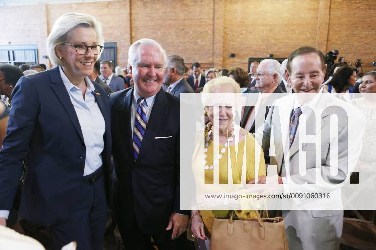 May 1, 2019 Tampa, Florida, U.S. Mayor Jane Castor, left, takes a