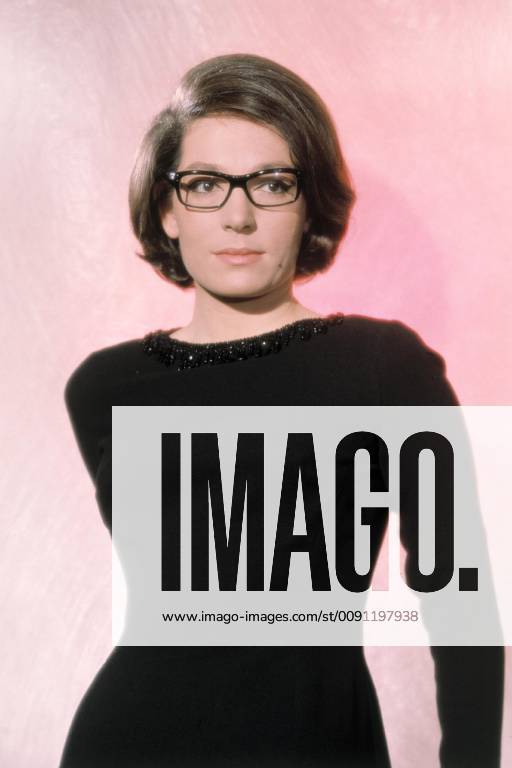 NANA MOUSKOURI Portrait from the 60s Portrait Music Singer Schlager