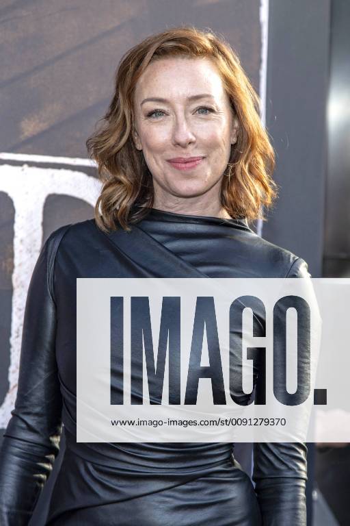 Molly Parker at the Deadwood movie premiere on 14 05 2019 in Los