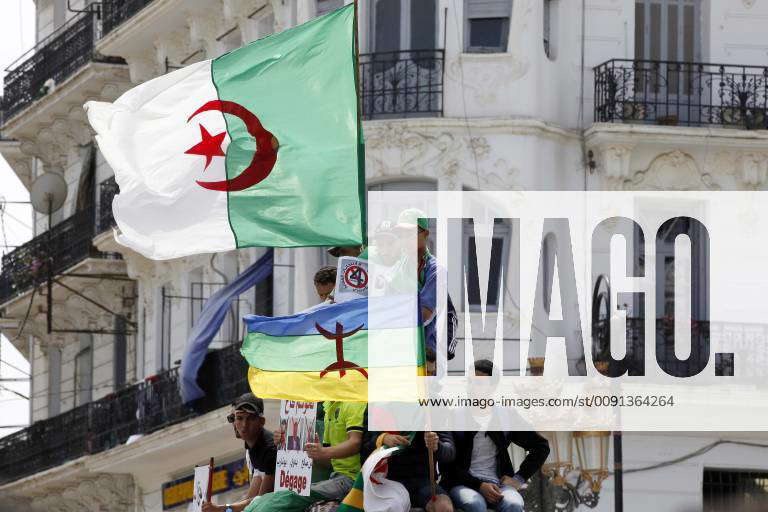 May 17 2019 Algiers Algeria Clashes Between Riot Police And Algerian Demonstrators Algiers