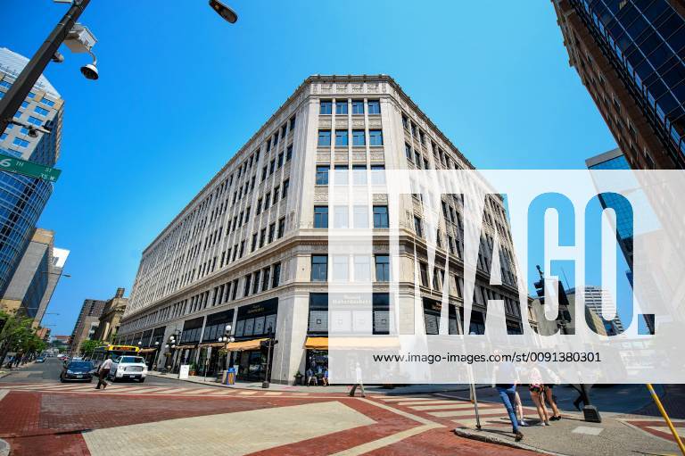 The Ham Building St. Paul, Minnesota, USA - The Hamm Building in St. Paul. GLEN STUBBE ...