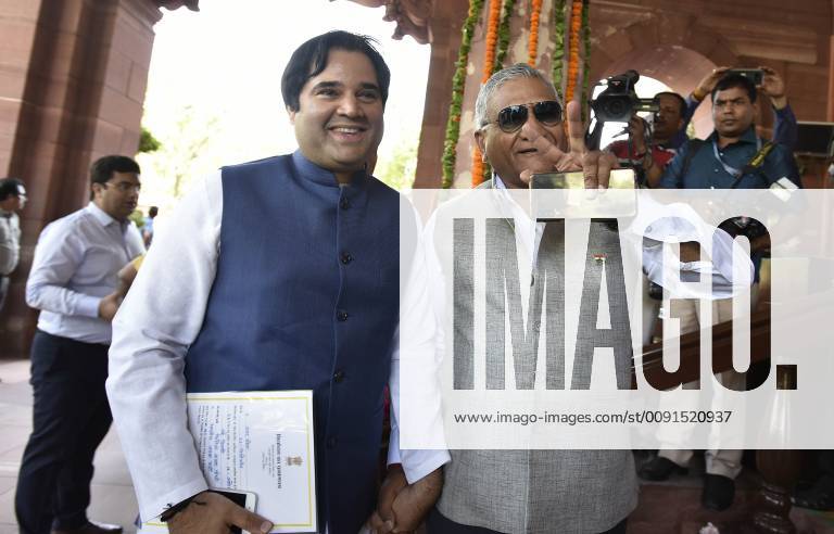 NEW DELHI, INDIA - MAY 25: Varun Gandhi along with Gen VK Singh s (retd ...