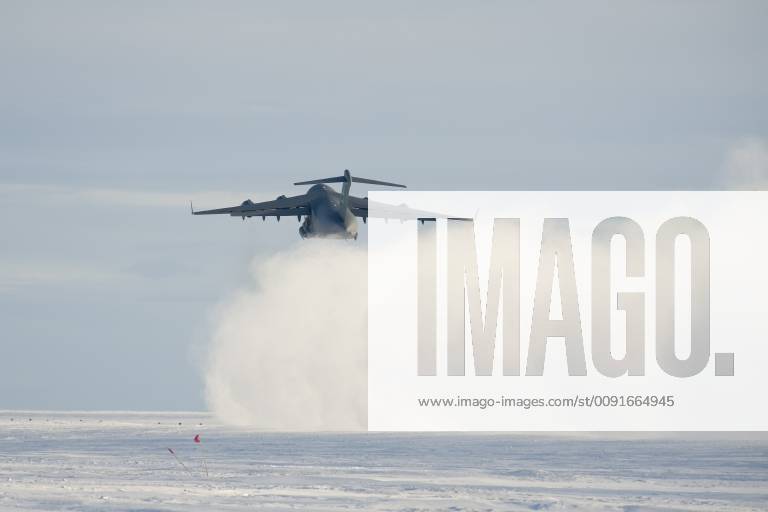 ANTARCTICA US military C17 Globemaster aeroplane taking off from ...