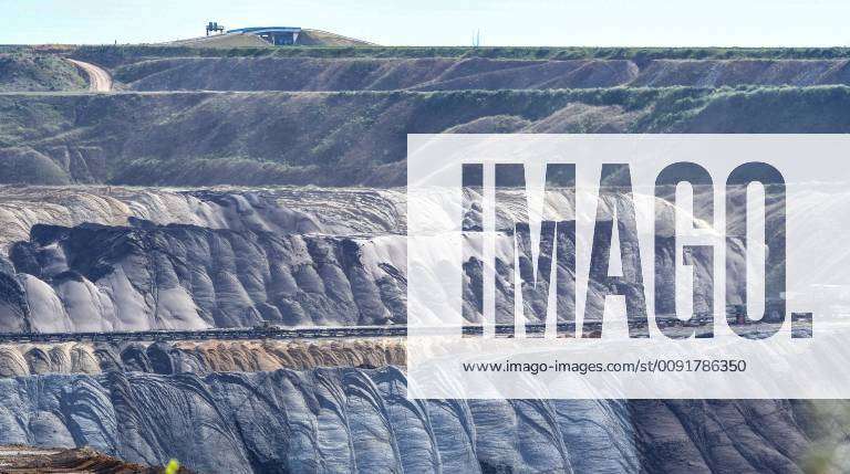 Lignite open-cast mining, Garzweiler mining area Lignite seams The huge ...