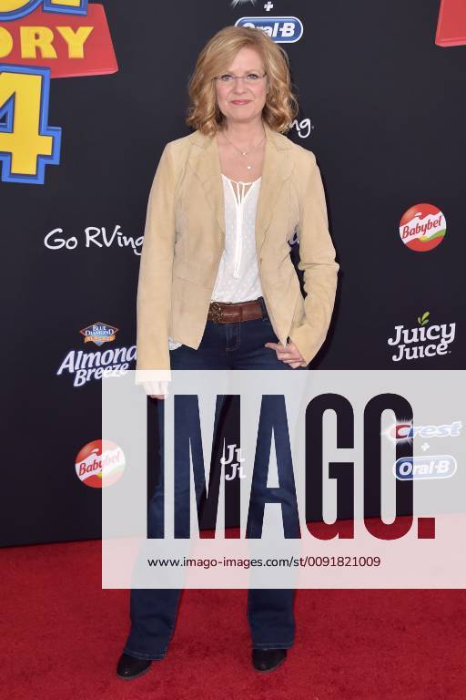 Bonnie Hunt bei der Weltpremiere des Kinofilms A Toy Story: Alles hört ...