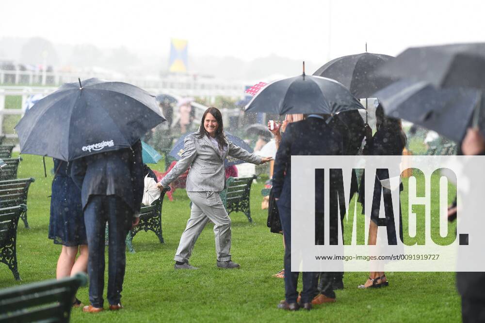 . 19 06 2019. Ascot , United Kingdom. Royal Ascot-Day Two. Racegoers ...