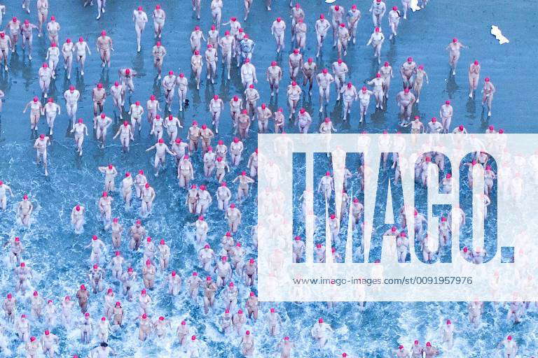 DARK MOFO WINTER SOLSTICE SWIM HOBART, Swimmers participate in the 2019