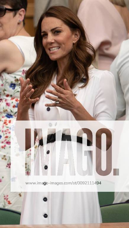 LONDON, ENGLAND - JULY 02: Catherine, Duchess of Cambridge (C) Gillian ...