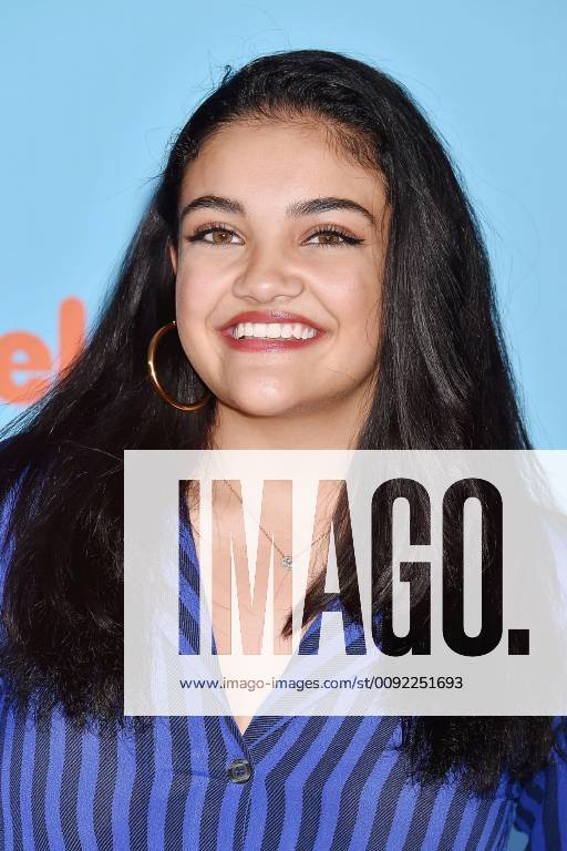 Laurie Hernandez bei Ankunft zur Verleihung der Nickelodeon Kids Choice