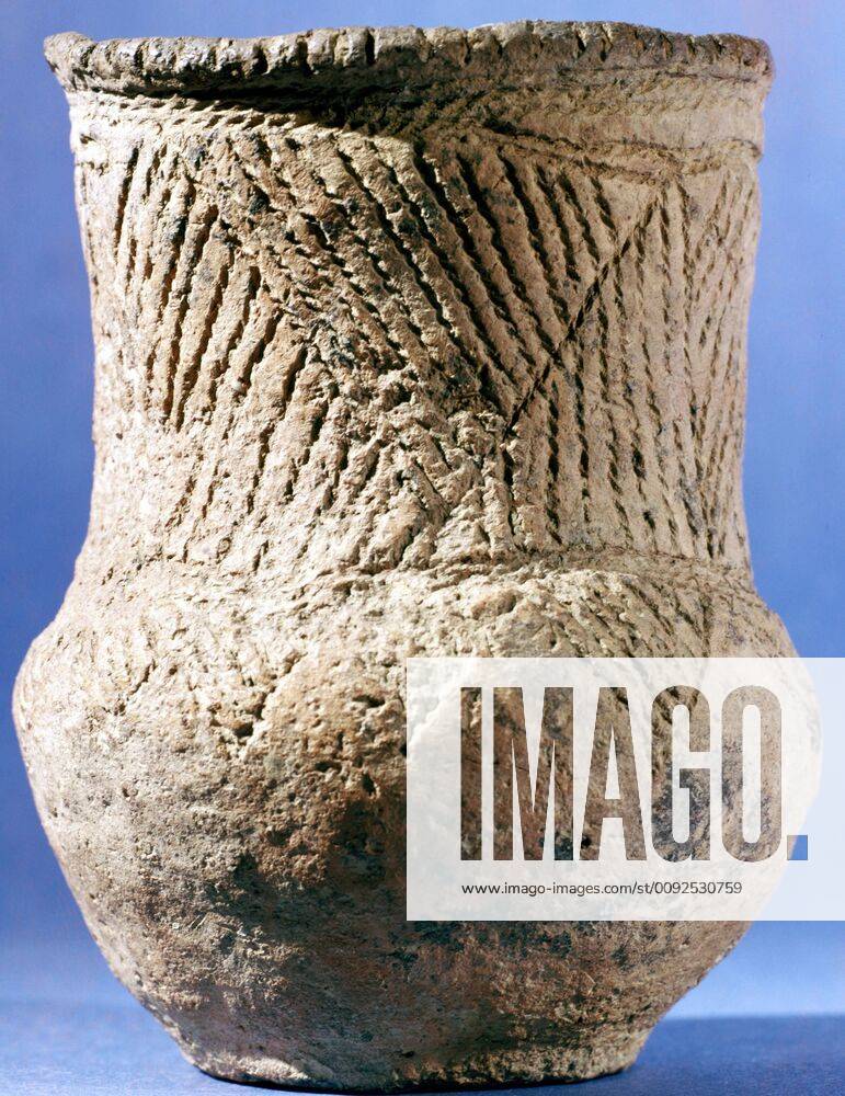 Beaker (Late Neolithic Early Bronze Age) Beaker Folk: Late Neolithic ...