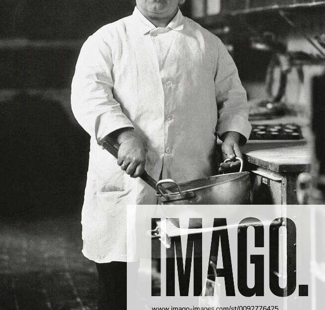german-pastry-chef-german-pastry-chef-in-kitchen-cologne-1928-y