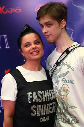 Yalangoch ayollar va mototsikllar