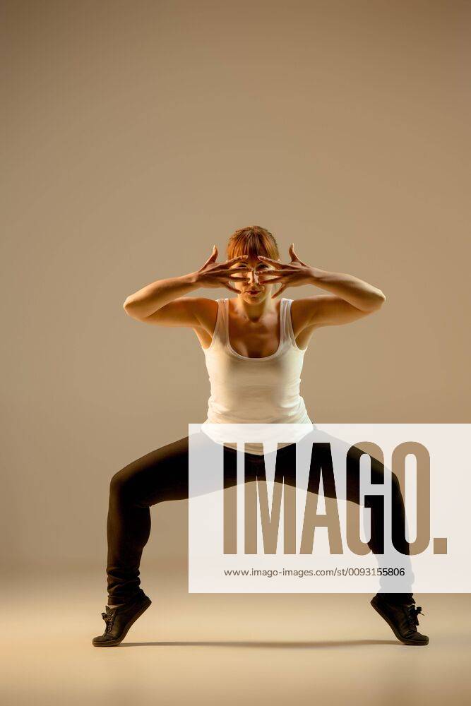 The women dancing hip hop choreography,model released, Symbolfoto