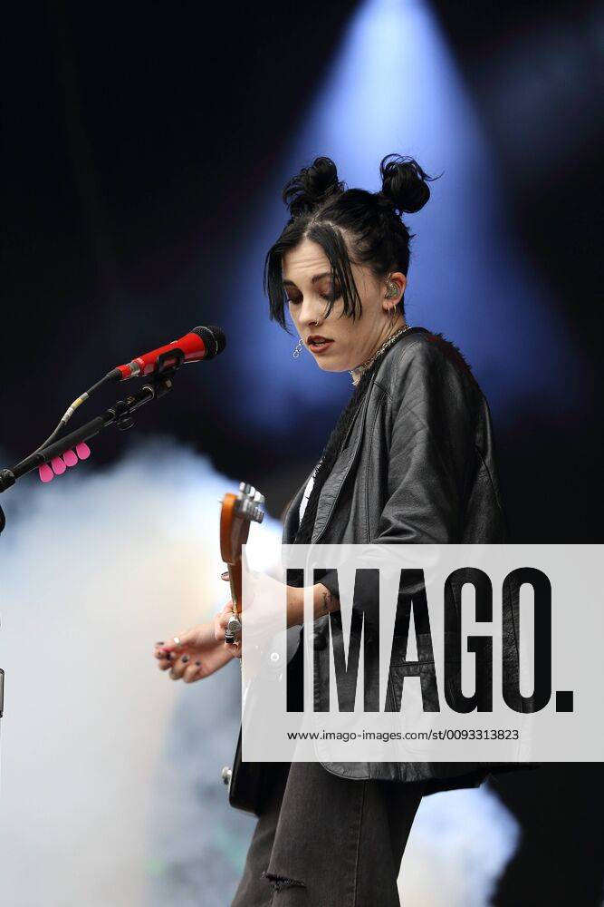 Heather Baron Gracie of the band Pale Waves at the Lollapalooza ...