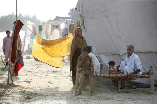 Nowshera, Pakistan Flood Natural Disaster, Tent City for Refugees 27 08 ...