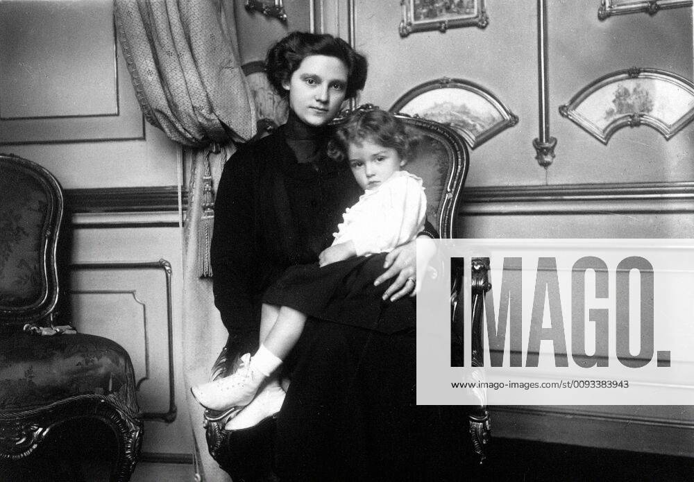 Empress Zita of Austria holding a child Empress Zita of Austria 1892 ...