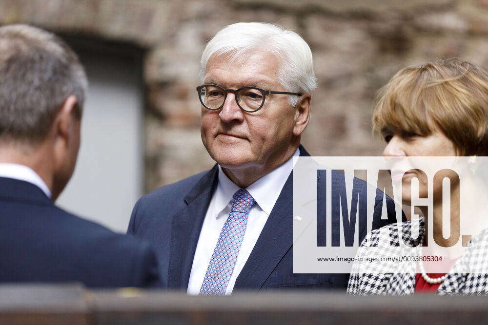 Stefan Kraus, Frank Walter Steinmeier with his wife Elke Büdenbender ...