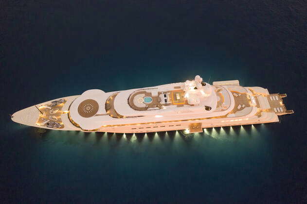 Pelorus Layout Aerial photograph 115 meter long motor yacht PELORUS, delivered 2003 by ...