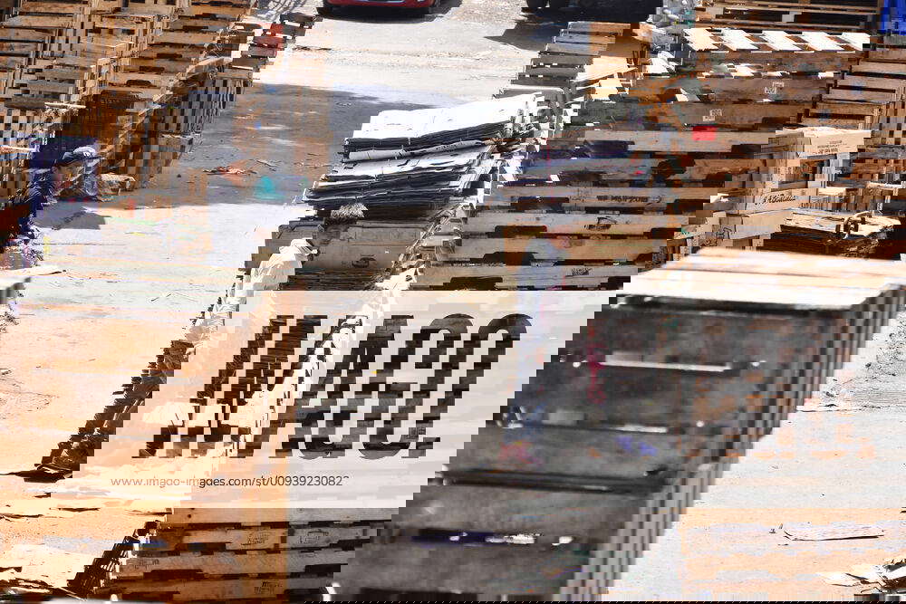 City of the Boxes is a recycling source of Central de Abasto in Mexico