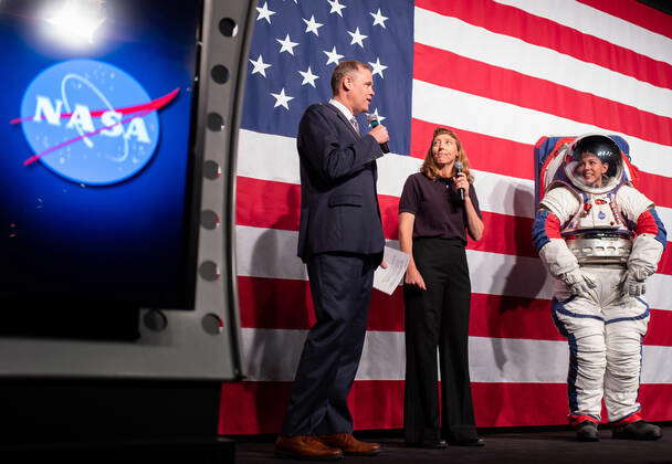 NASA Administrator Jim Bridenstine (L) and Tom Young, chairman of James ...