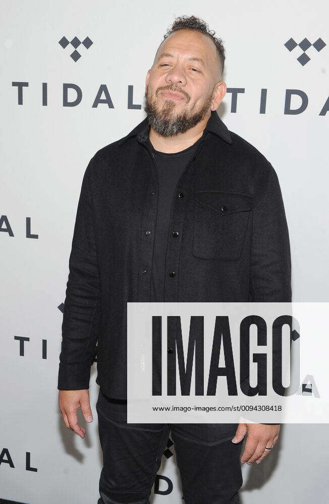 NEW YORK, NEW YORK OCTOBER 21 Elliott Wilson attends the Tidal X Rock The Vote Benefit gala at