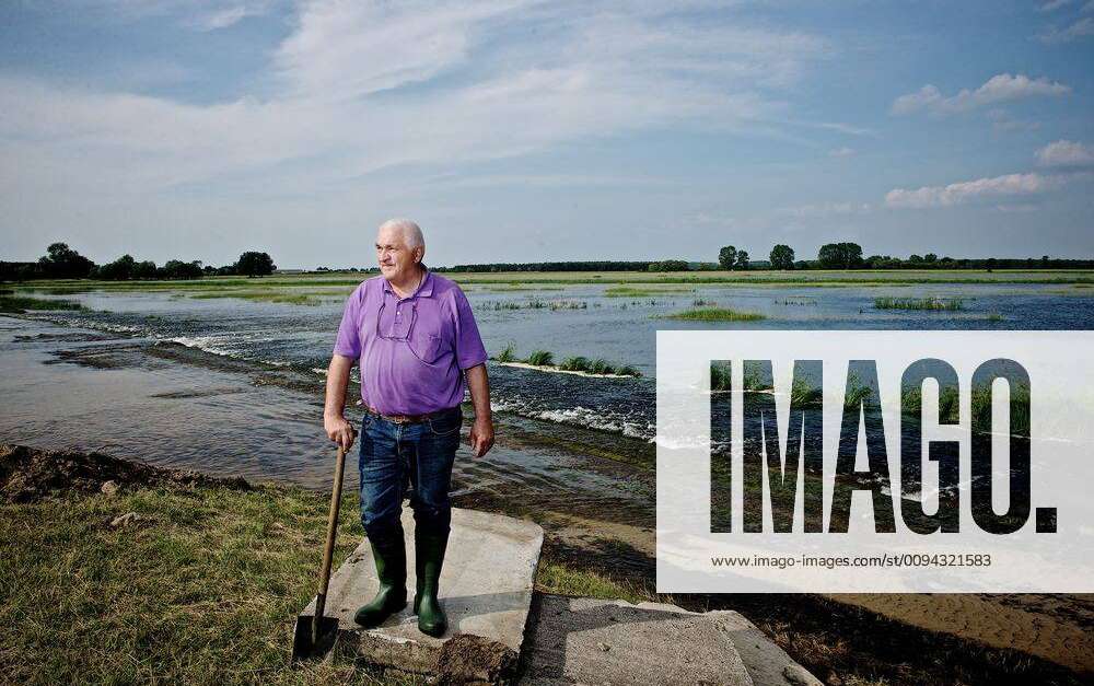 Flood Havel dike breach on the fields Farmer Gerhard Stackebrandt 64 ...