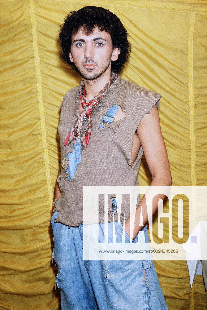 dexys midnight runners lead singer