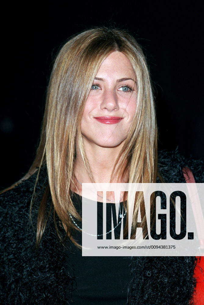 Jennifer Aniston Actress Women In Film Martini Shot Mentor Award 1999