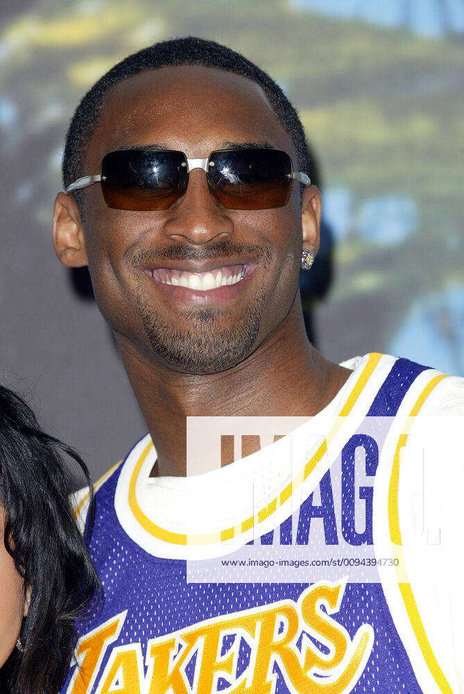 Kobe Bryant Basketball Player Teen Choice Awards 2002, Press Room