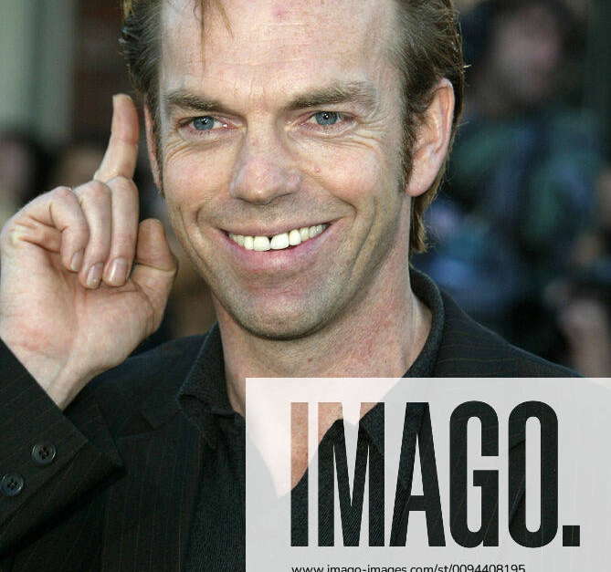 HUGO WEAVING ATTENDS THE 'MATRIX RELOADED' PREMIERE AT THE MANN VILLAGE  THEATRE, WESTWOOD, CALIFORNIA. PICTURE: UK PRESS Stock Photo - Alamy