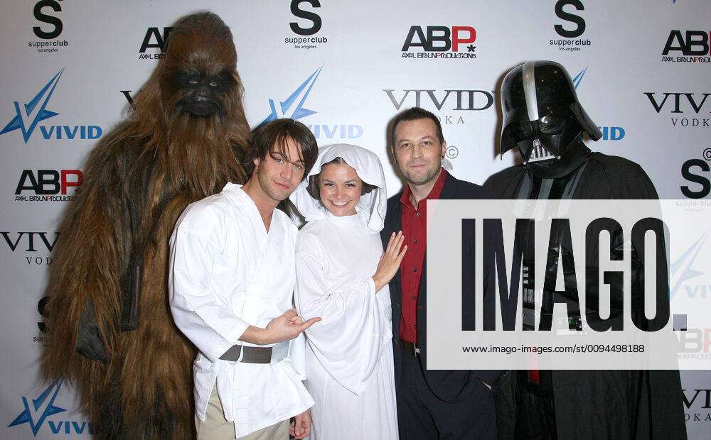 1000px x 620px - Chewbacca & Seth Gamble As Luke & Allie Haze As Princess Leia & Axel Braun  & Darth Vader Porn