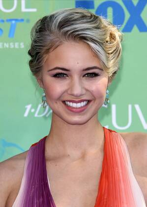 Ayla Kell Actress Teen Choice 2011 Arrivals Los Angeles, California ...