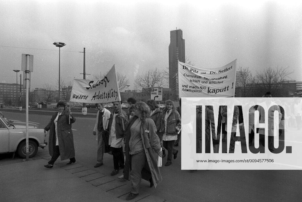 Demo saleswomen 18 03 1992, Chemnitz, town hall, politics ...