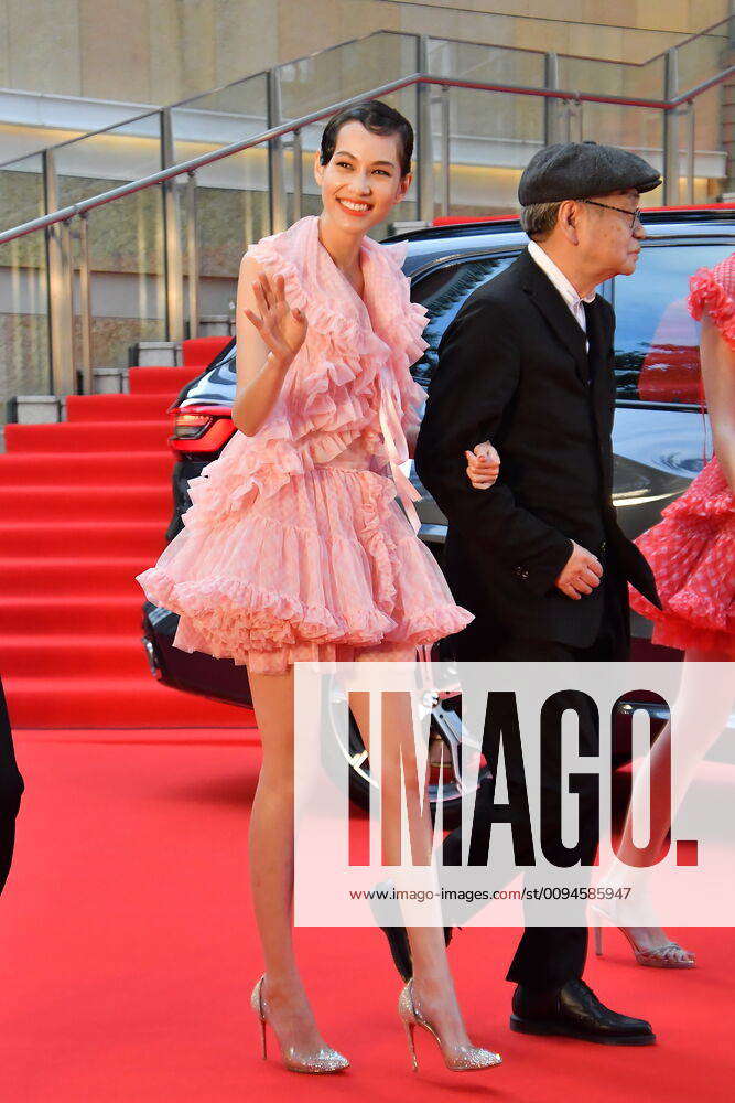 【Kiko Mizuhara×OPENING CEREMONY】PVCドレス TOKYO, JAPAN - OCTOBER 28: Kiko Mizuhara arrives at the