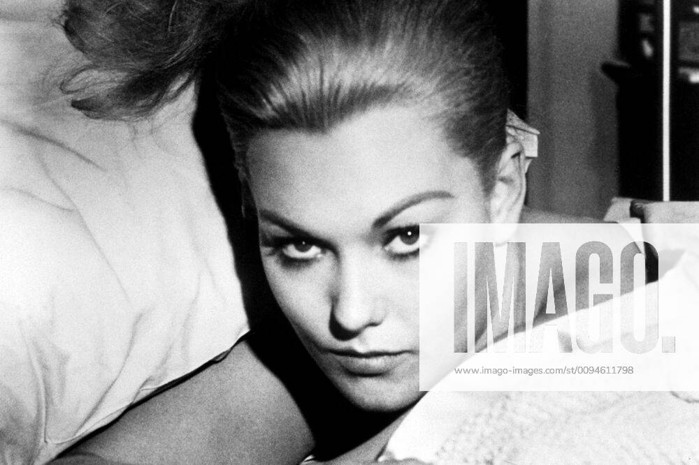 Kim Novak Characters: Madeleine Elster Film: Vertigo (USA 1958 ...