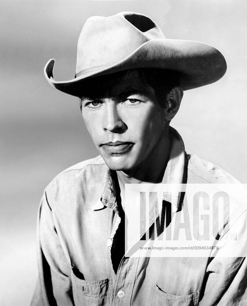 James Coburn Characters: Britt Film: The Magnificent Seven (USA 1960 ...