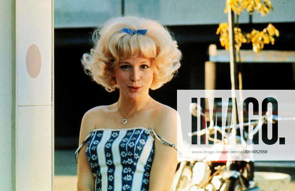 1973年アメリカン・グラフィティ CANDY CLARK Debbie Dunham デビー・ダンハム役 キャンディ・クラーク 直筆サインフォト 2 枚付き - 映画関連グッズ
