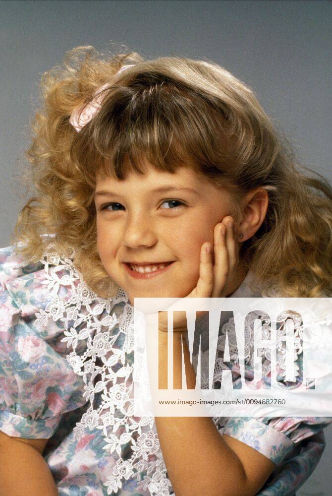 Jodie Sweetin Characters: Stephanie Tanner Television: Full House (TV ...