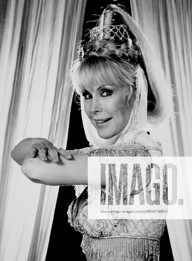 Barbara Eden Characters Jeannie Television I Dream Of Jeannie 15