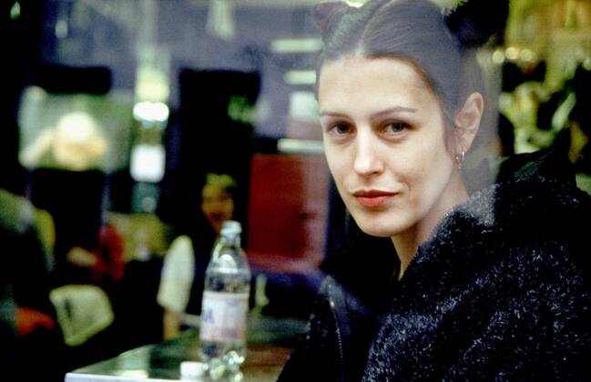 Gina Mckee Characters: Nadia Film: Wonderland (1999) Director: Michael ...